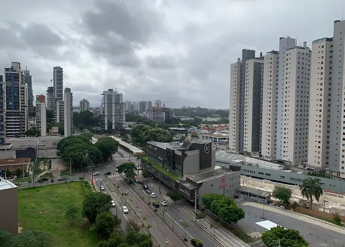 1103- Apartamento Encantador, Amplo E Decorado, Mobiliario Moderno, Cozinha Completa Com Utensilios , Excelente Vista Da Cidade E Localizacao Privelegiada No Bairro Bigorrilho